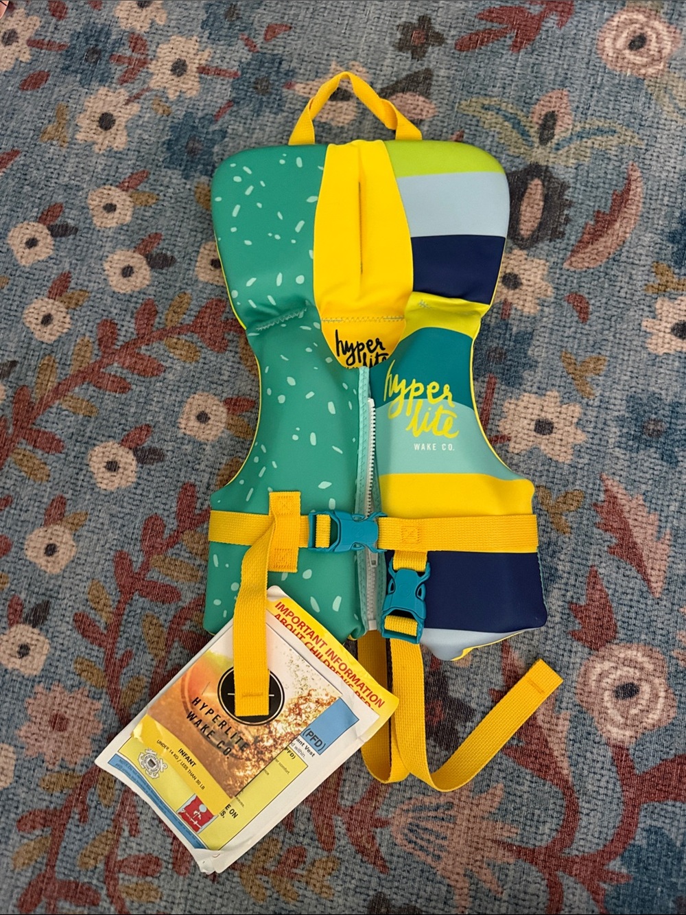 NWT • hyper lite wake co. • infant life jacket